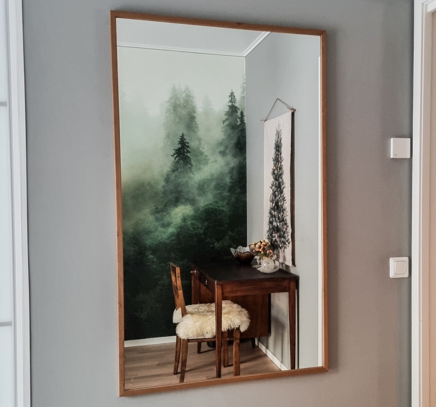 Lights, Shapes, and Frames – A Mirror Designed Just for You