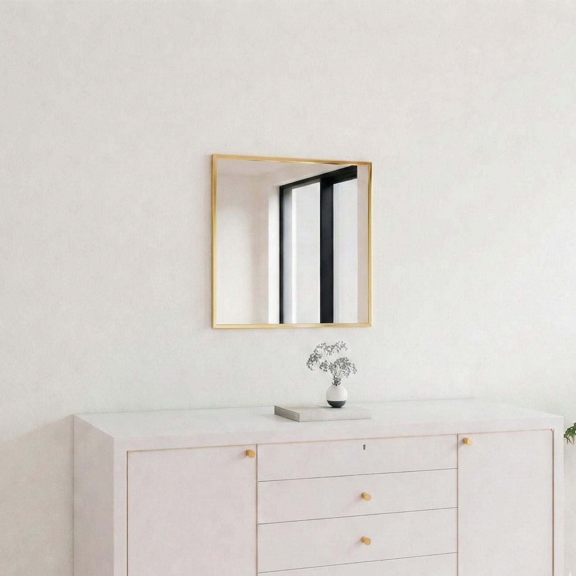 Slimline Mirror With Gold Frame (40x40 cm)