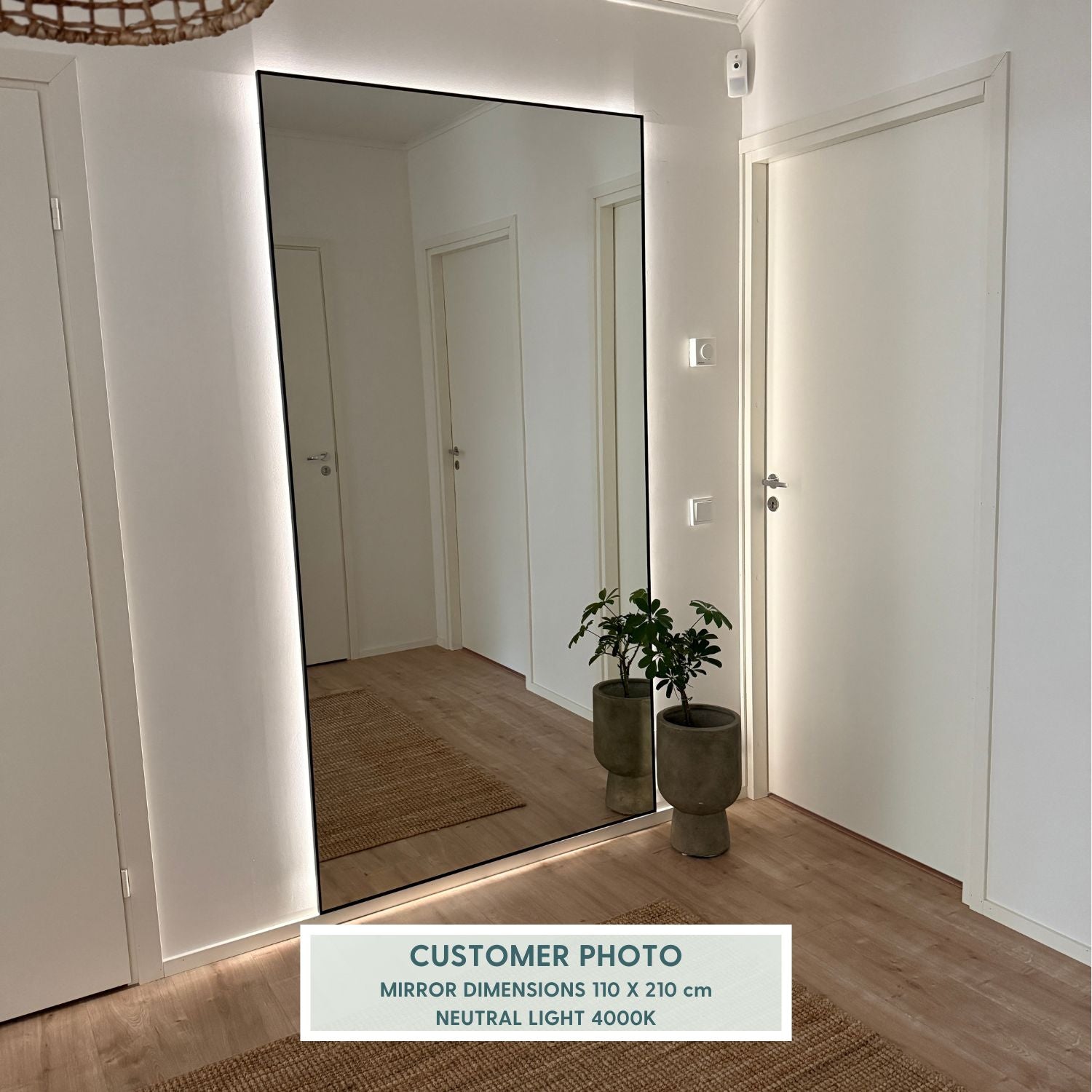 Slimline Ganzkörperspiegel mit LED-Beleuchtung und schwarz Rahmen (100x170 cm)