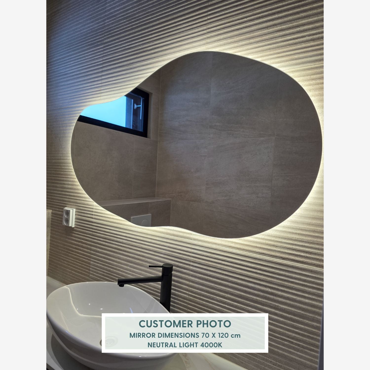 Sand - Asymmetrisk Badrumsspegel med Belysning (70x120cm)