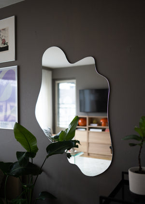 Saari – Rahmenloser Spiegel (125 x 83 cm)