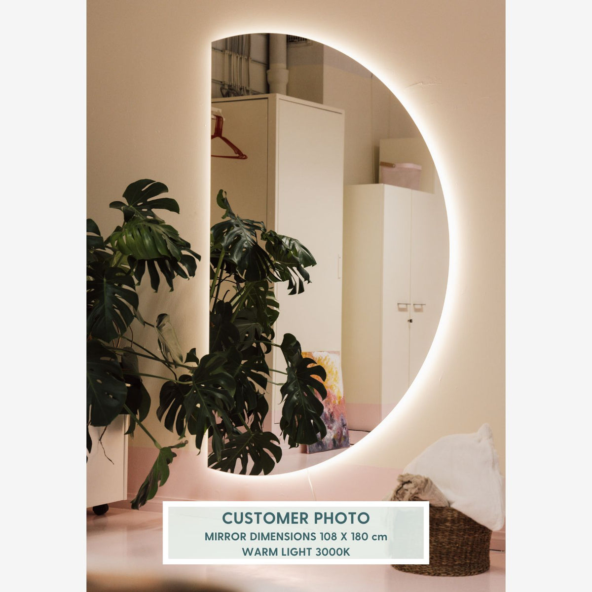 Halvmånespegel med LED-belysning (120x200cm)
