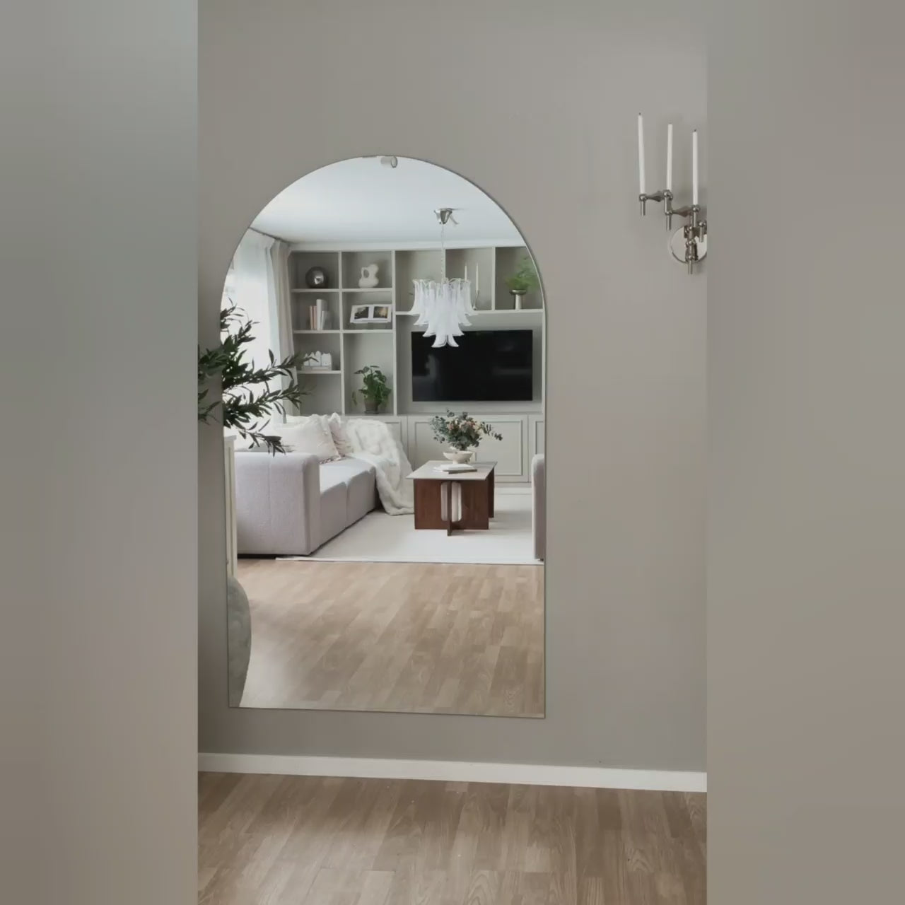 Video laden: Kaari - Moderner Bogenspiegel (100x170 cm)