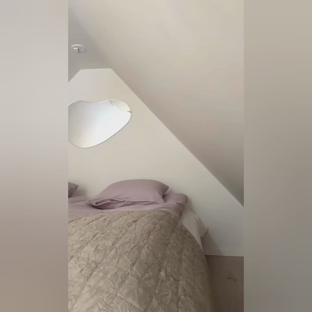 Ladda video: Islet - Spegel med krokfäste (69x46 cm)