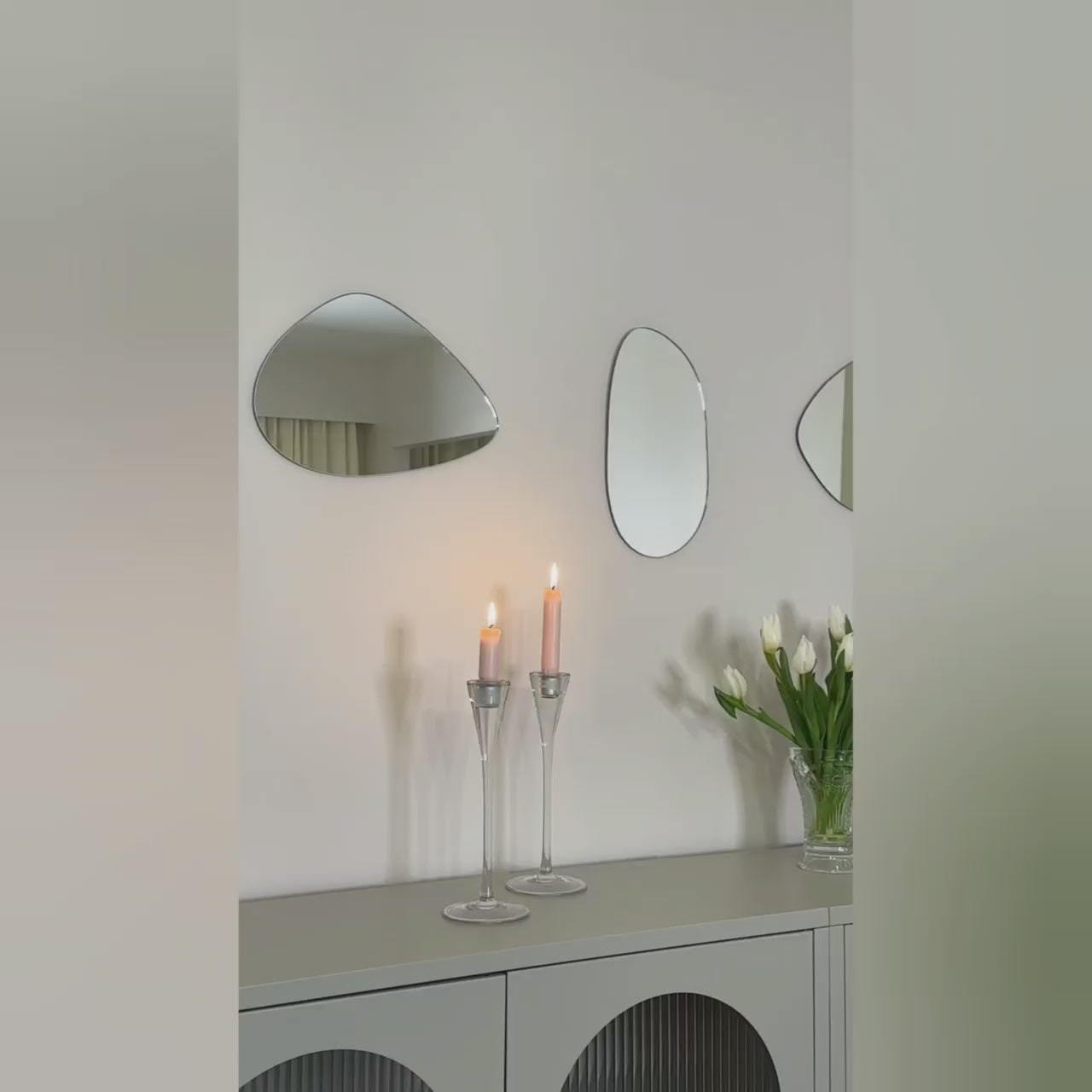 Load video: Cobblestone - 3-Piece Wall Mirror with sticker attachment (35x28cm, 35x24cm, 35x19cm)